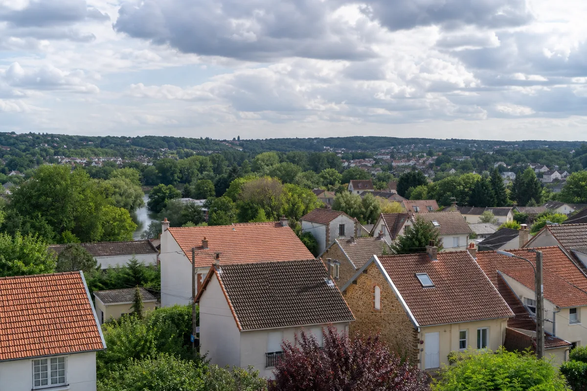 Couvreur à Longjumeau : rénovation de toiture chiffrée (91)